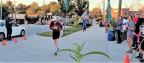 Runners celebrate Downtown Greenway and Dr. Dick Rosen